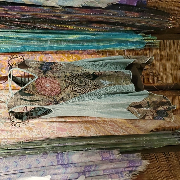 Embellished tank - Picture 10 of 13